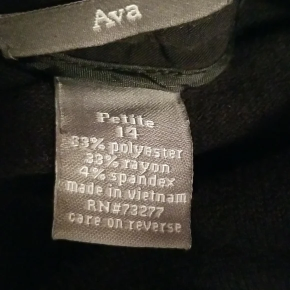 2/$22.00 Petite Size 14 knit top and short set - Picture 5 of 9